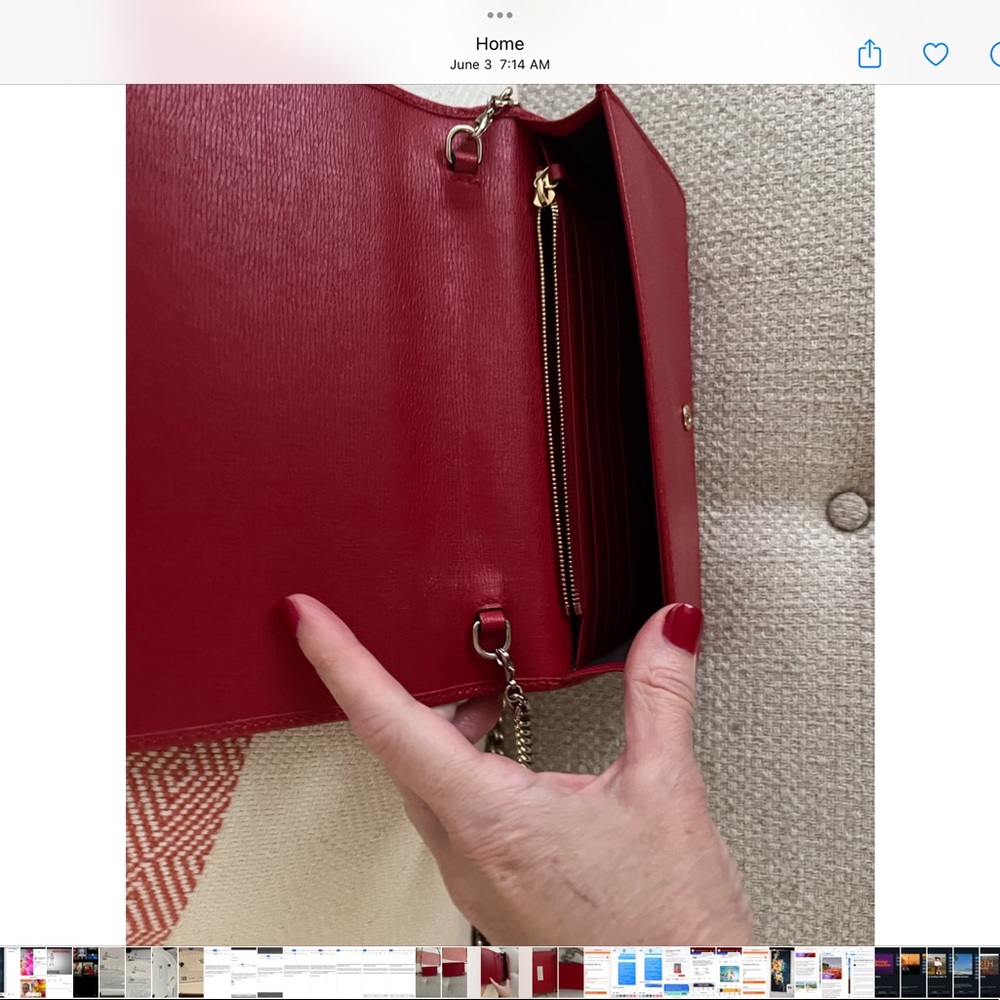 Beautiful Gucci wallet cross body bag. Very gently worn. Great condition. - Picture 2 of 4
